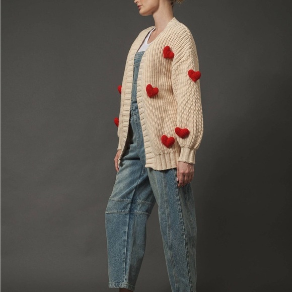 Bailey 44 Sweaters - NWT Bailey/44 3D HEART CHUNKY CARDIGAN